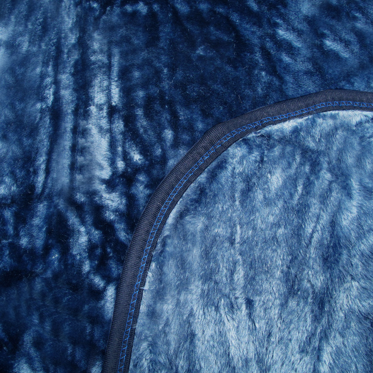 375gsm 1 Ply Solid Faux Mink Blanket Queen 200x240 cm Charcoal — image 3