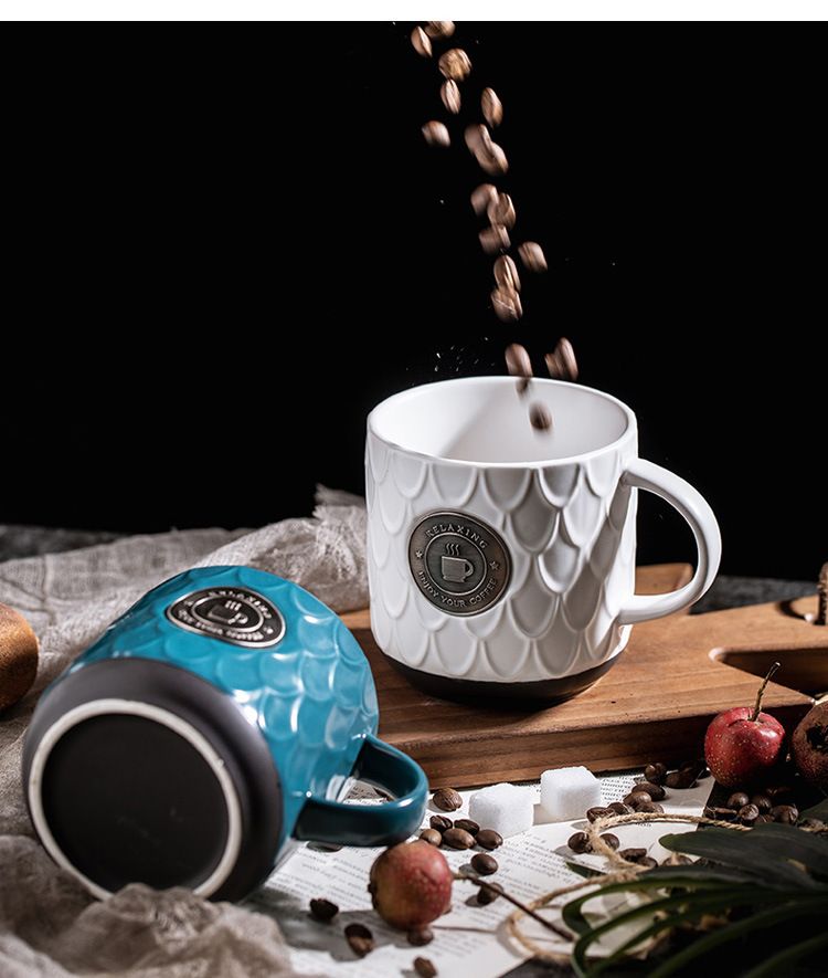 Copper Plate Embossed Ceramic Coffee Mug - Large 500ml Tea Cup with Lid Spoon Gift Box - Retro Bronze Decoration Water Cup - Peacock White โ image 3