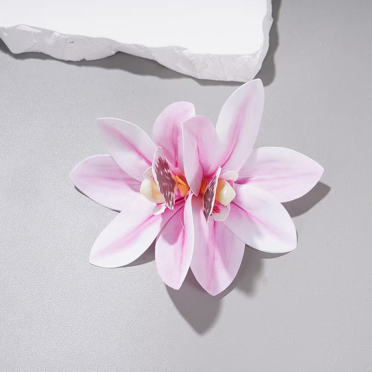 4Pc Handmade Realistic Flower Hair Clip Sweet Hawaiian Beach Holiday Decor Women Hair Accessories Perfect For Spring Summer Head Accessories Claw Clips β image 5