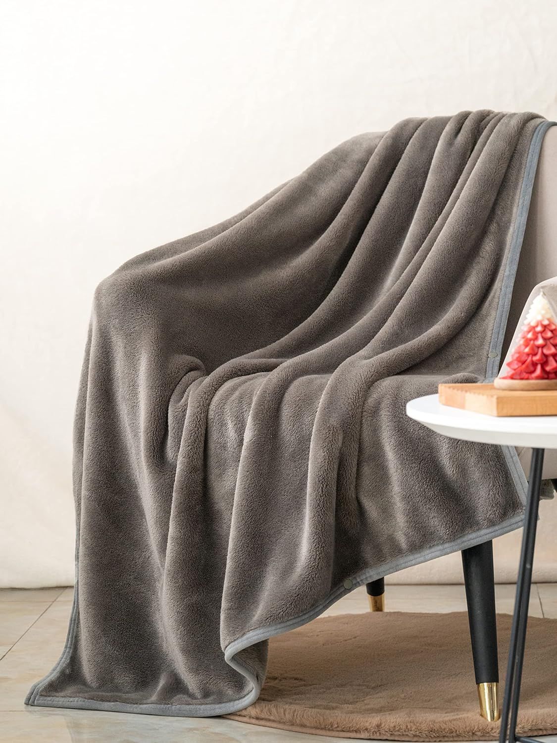 3-in-1 Portable Travel Blanket / Pillow / Wearable Shawl with Snap & Envelope Folding Design - 230GSM Soft Flannel Thickened Nap Blanket for Airplane Office — image 5