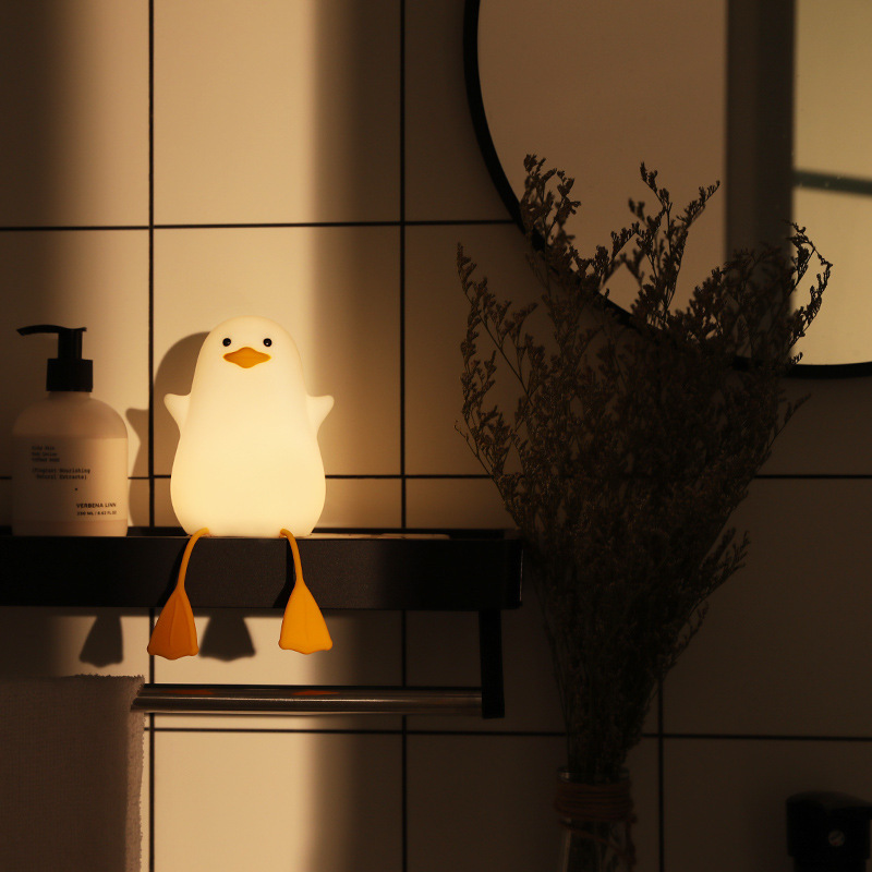 Cute Gull Silicone Night Light - Tap Control, USB Rechargeable, Kids Bedroom (Colorful yellow beak) — image 3