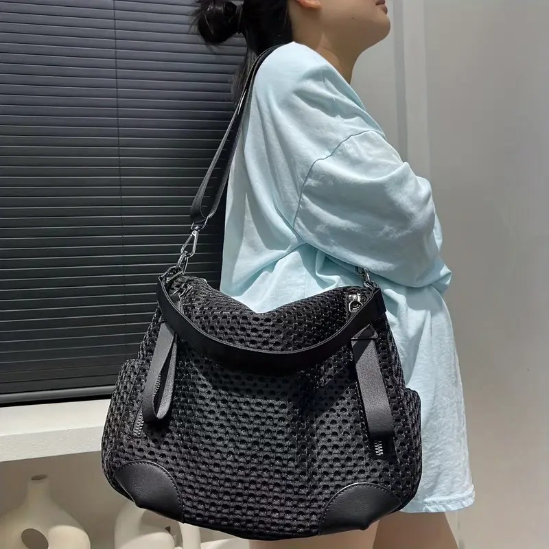 Women's fashionable mesh-paneled crossbody bag, large-capacity lightweight mesh travel vacation sports bag โ image 2