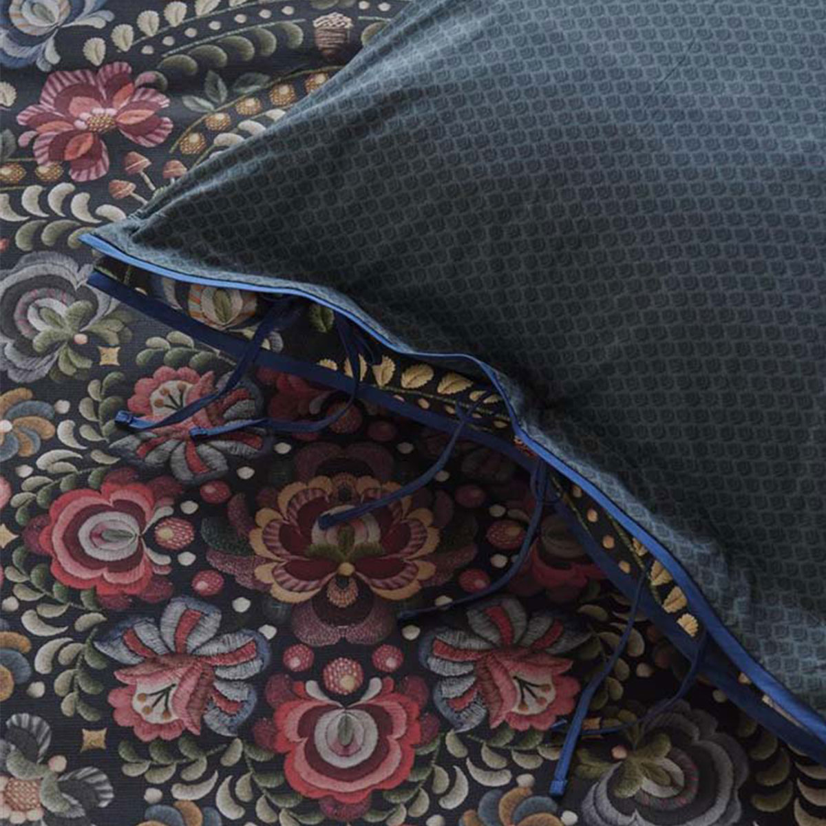 PIP Studio Il Ricamo Dark Blue Cotton Quilt Cover Set Queen — image 4