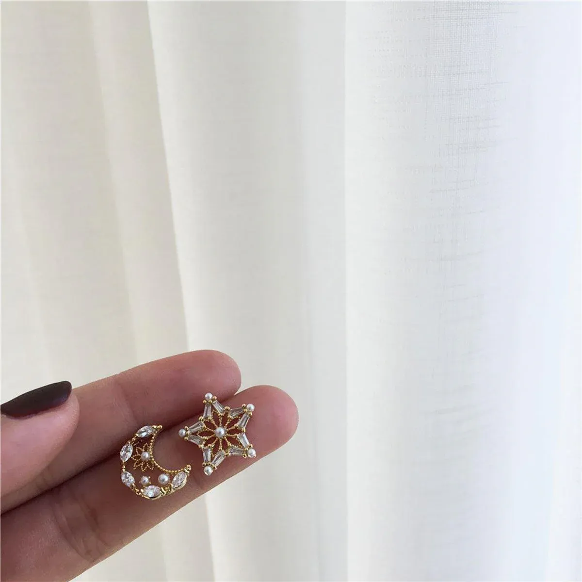Delicate Asymmetric Star Moon Earrings for Girls Simple Micro-inlaid Jewelry — image 6