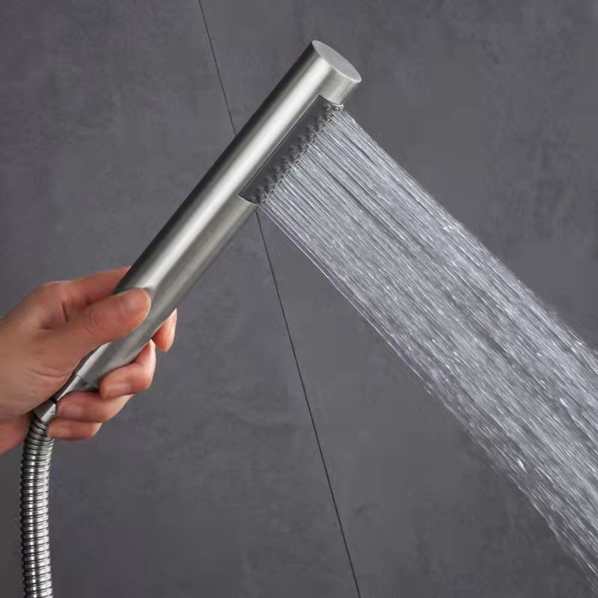 Shower head with 1.5m hose - Hand shower - Universal - Water saving - High pressure - Anti-kink hose - Brushed silver - Stainless steel and ABS - 19 × 3 cm — image 2