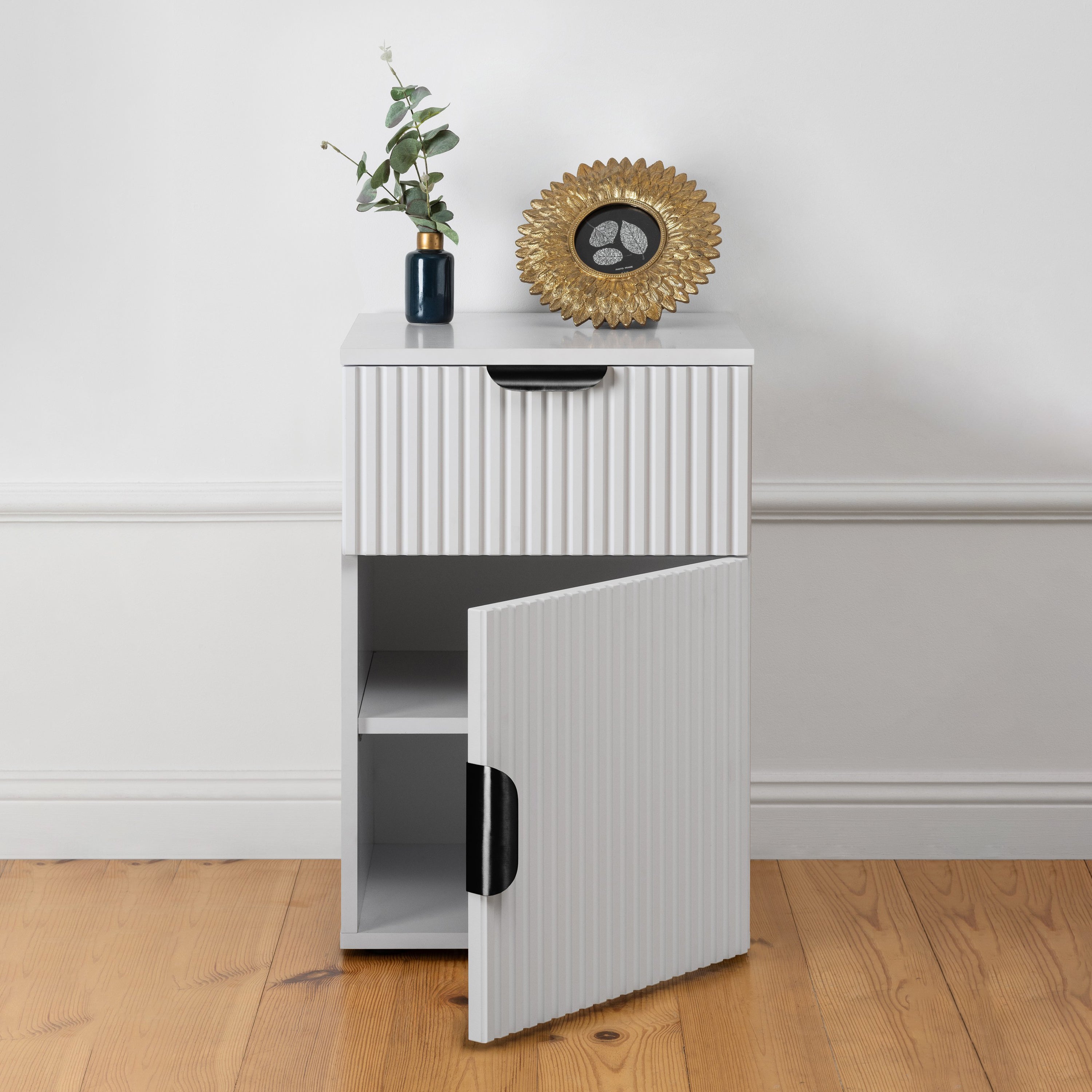 PORTO BEDSIDE TABLE - WHITE - FLUTED - PULL BLACK โ image 2