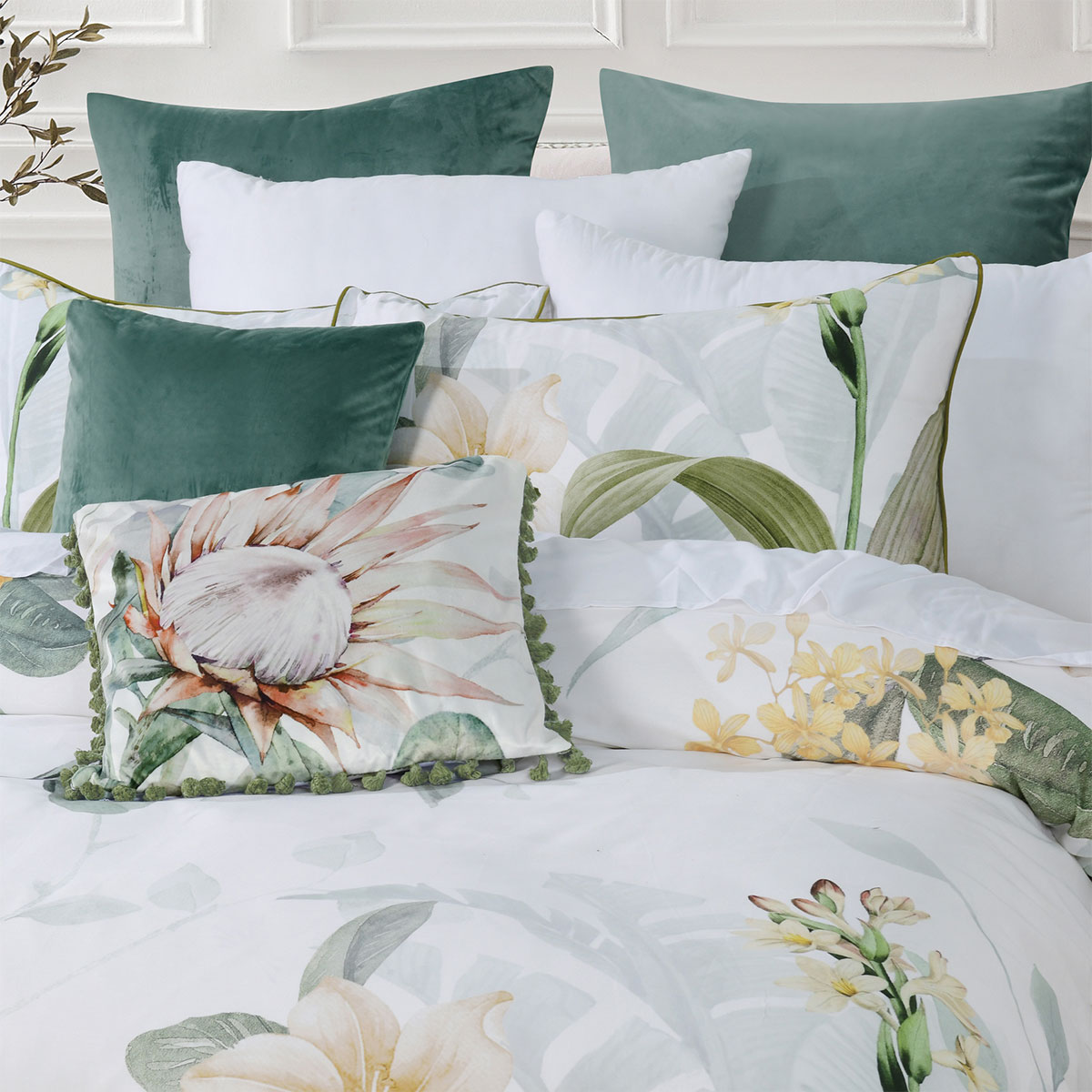 Bianca Helensvale White Floral Cotton Sateen Quilt Cover Set Double โ image 3