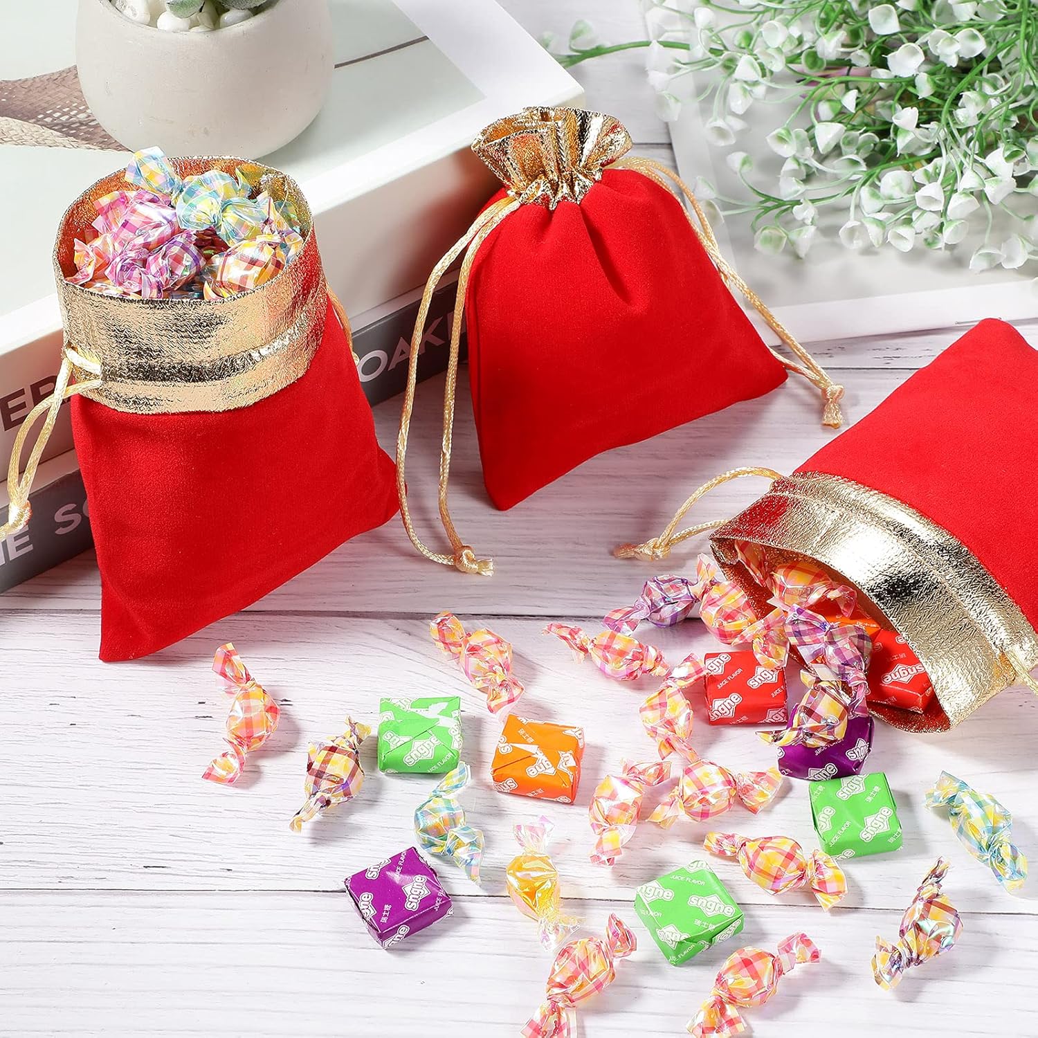 40 Pieces Christmas Velvet Jewelry Bags with Drawstrings Mini Pouches Golden Soft Velour Packaging for Candy Present Wedding(4.7 x 5.9 Inch,Red Golden) โ image 5