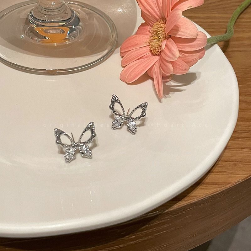Heart Invisible Clip On Earrings For Women Dangle Gold Crystal Rhinestone Fish Tale Pins Knot Silver White Green Butterfly Brown — image 5