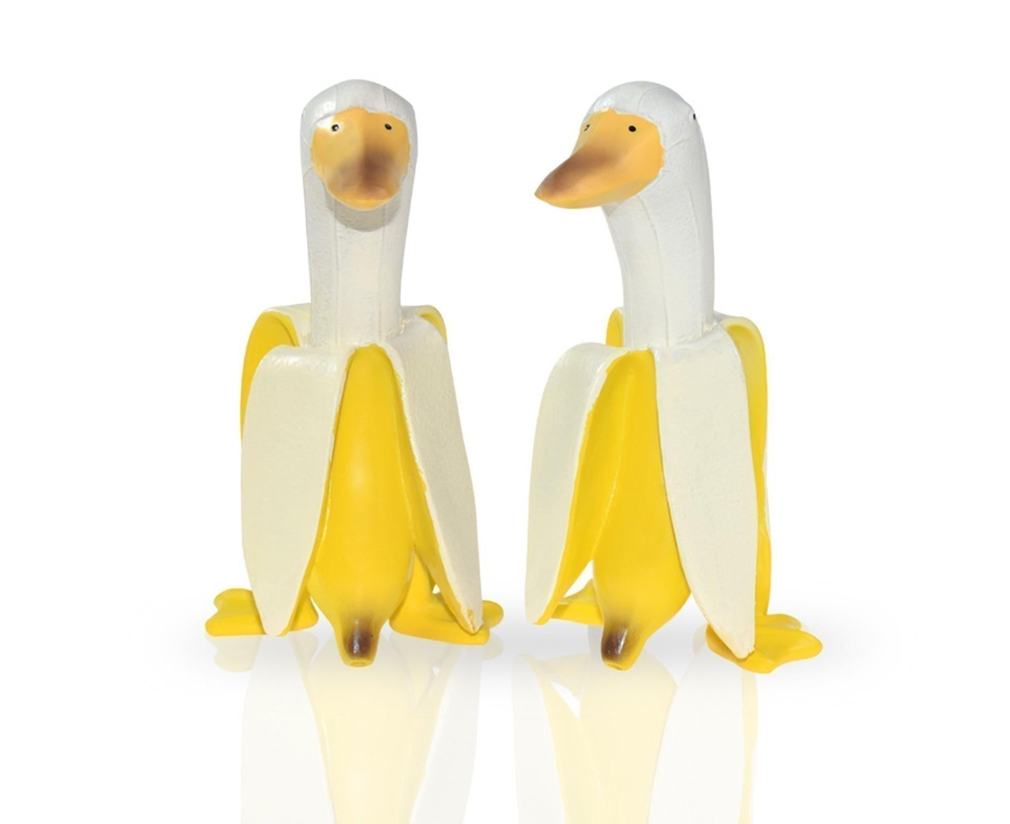 Duck Resin Statue Banana Duck Shape Unique Design Waterproof Duck Gardening Decoration for Outdoor — image 5