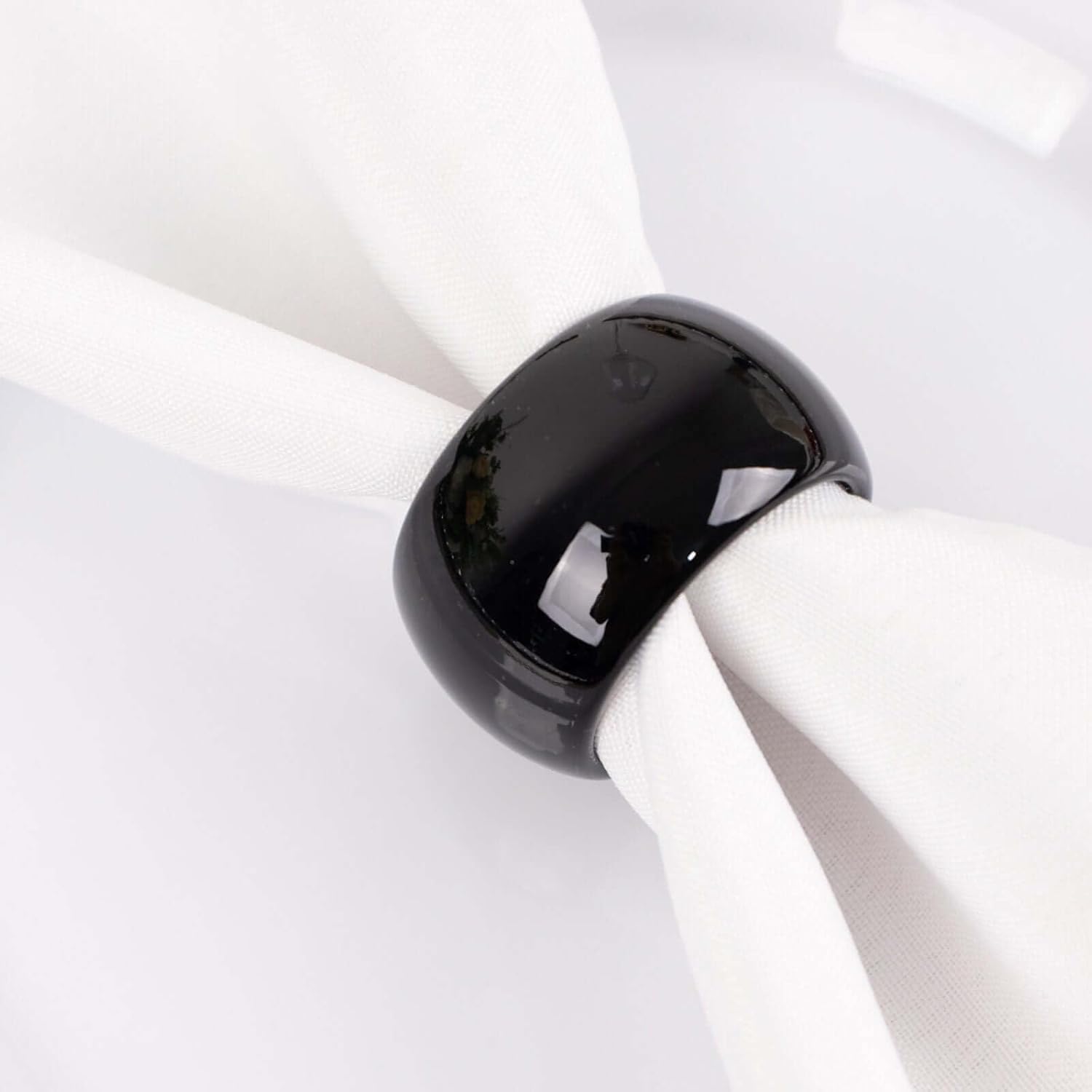 Efavormart 4 PCS Wholesale Black Acrylic Napkin Rings for Place Settings Wedding Receptions Dinner or Holiday Parties Tableware โ image 3
