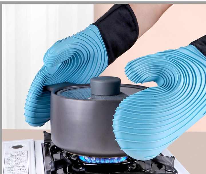 Red Spiral Pattern Silicone Oven Mitts - Heat Resistant and Non-Slip Design (1 Pair/2 PCS) โ image 4