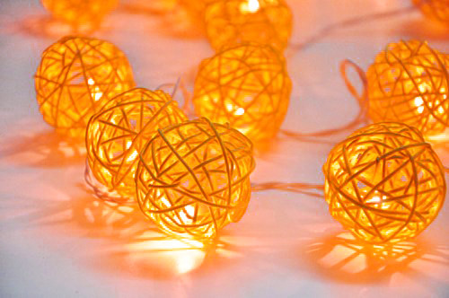 1 Set of Orange 5cm Rattan Cane 50 Ball Battery Powered LONG 5m String Lights Christmas Gift Home Wedding Party Bedroom Decoration Table Centrepiece — image 2