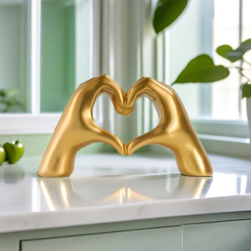 GOLD Elegant Heart-shaped Sculpture: Pure lines capture love, accompanying you in writing tender everyday moments — image 5
