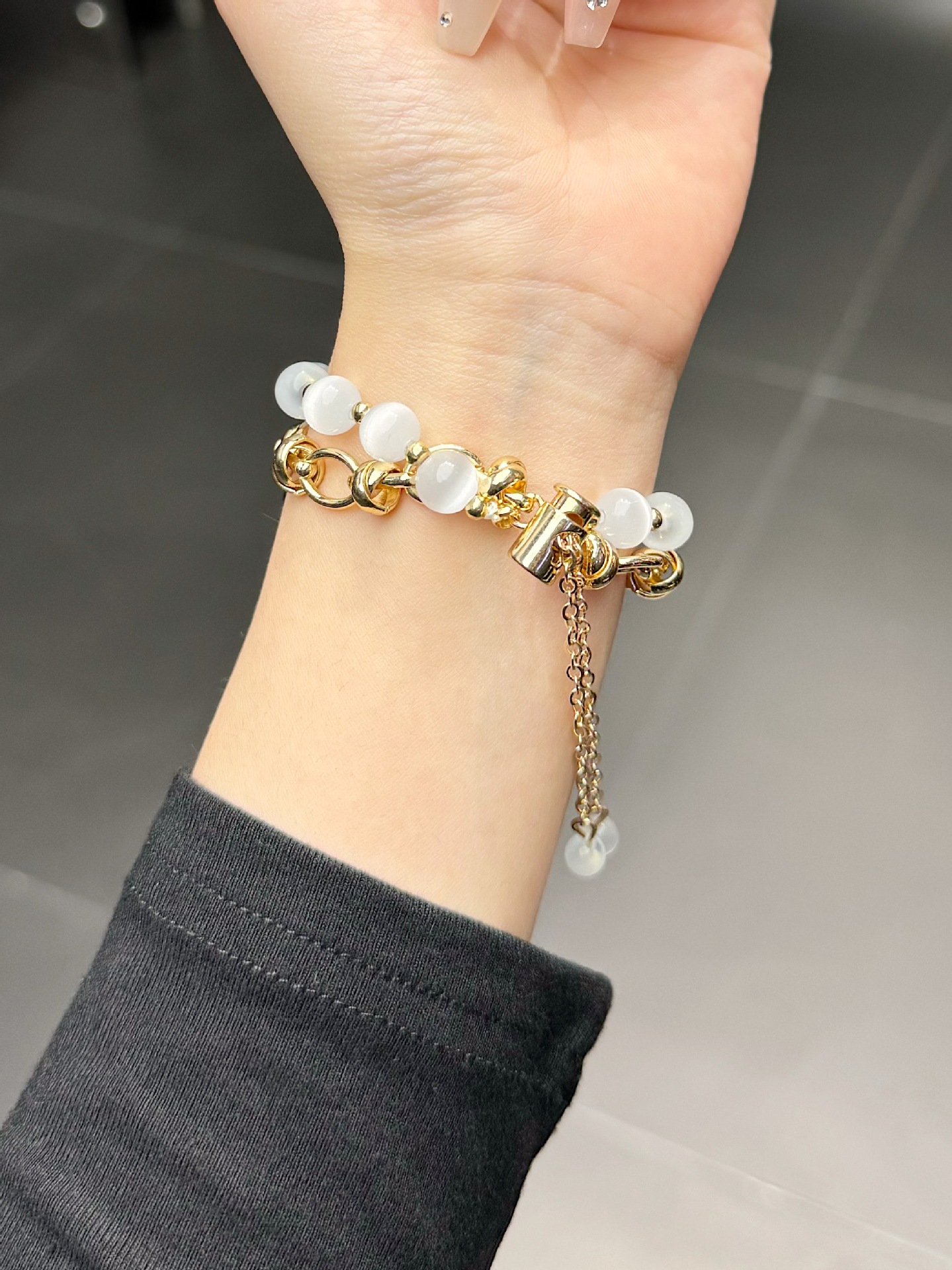 2-pcs Gold chain with white beads Elegant Cat's Eye Beaded Bracelet Band for Apple Watch - Women's Luxury Strap (Compatible Size:42/44/45MM ) — image 4