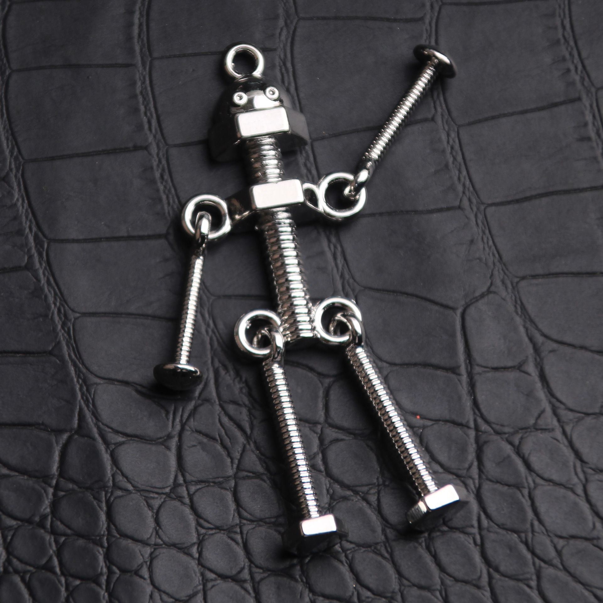 Unique Gothic Skull Skeleton Charm Keychain for Women Men Halloween Thanksgiving Christmas Gifts It's very unique