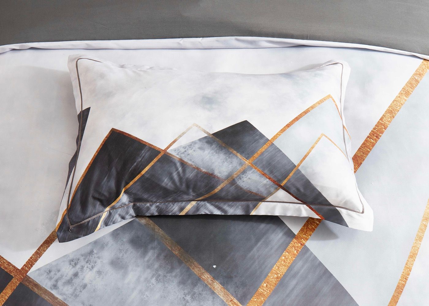Dakuta Quilt Cover Set - Queen Size — image 4