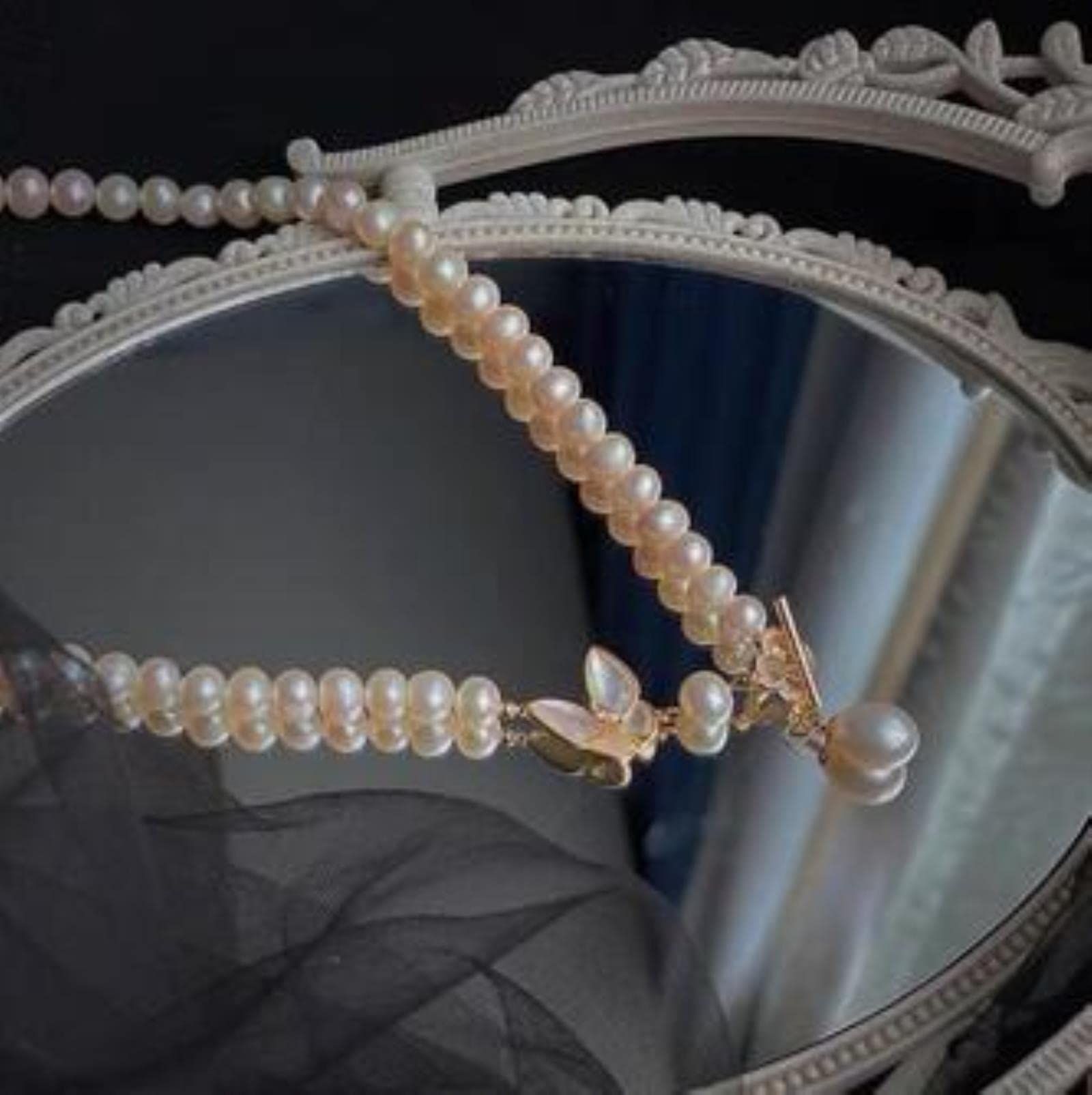 Natural pearl necklace, niche high-end butterfly collarbone chain, retro small fragrance pendant, accessory jewelry — image 5