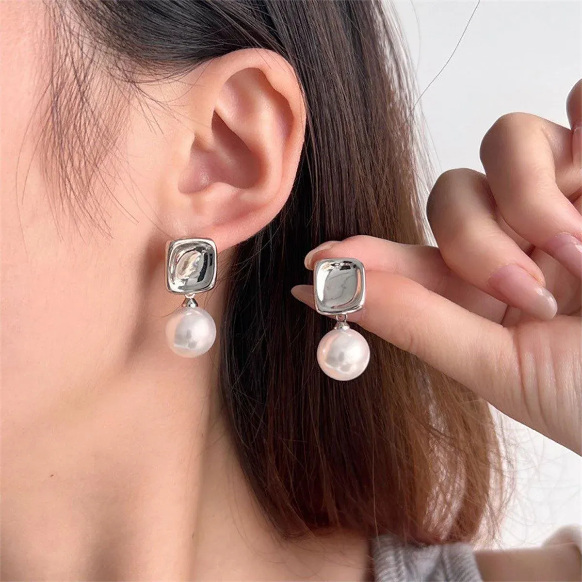 Elegant Smooth Metal Square Imitation Pearl Earrings Simple Jewelry for Women — image 4