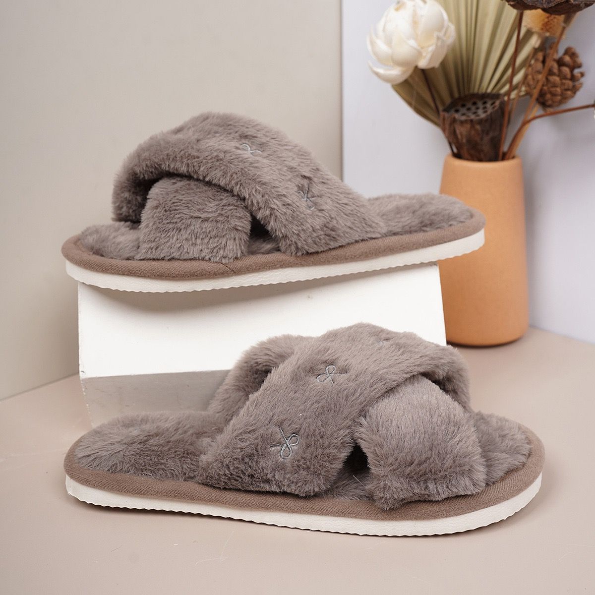 Cozy Cross-Band Plush Slippers with Embroidered Bow, Non-Slip Indoor & Outdoor Wear for Women, Soft Fleece Lining for Warmth and Comfort (XL(42-43) — image 3