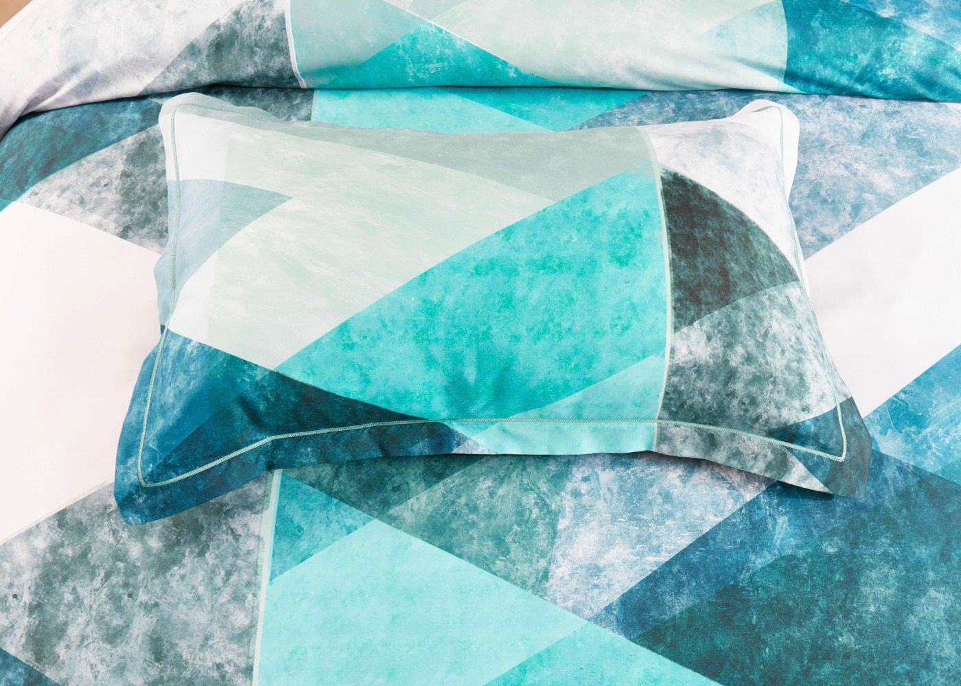 Takashi Quilt Cover Set - Queen Size โ image 4