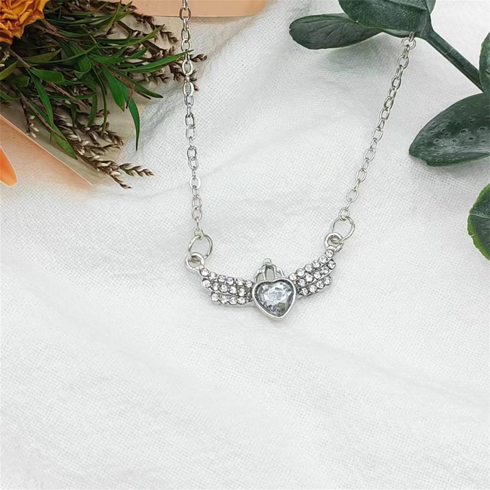 Valentine's Day necklace, retro Gothic heart-shaped crown, angel wing pendant necklace, women's fashionable and exquisite love — image 5