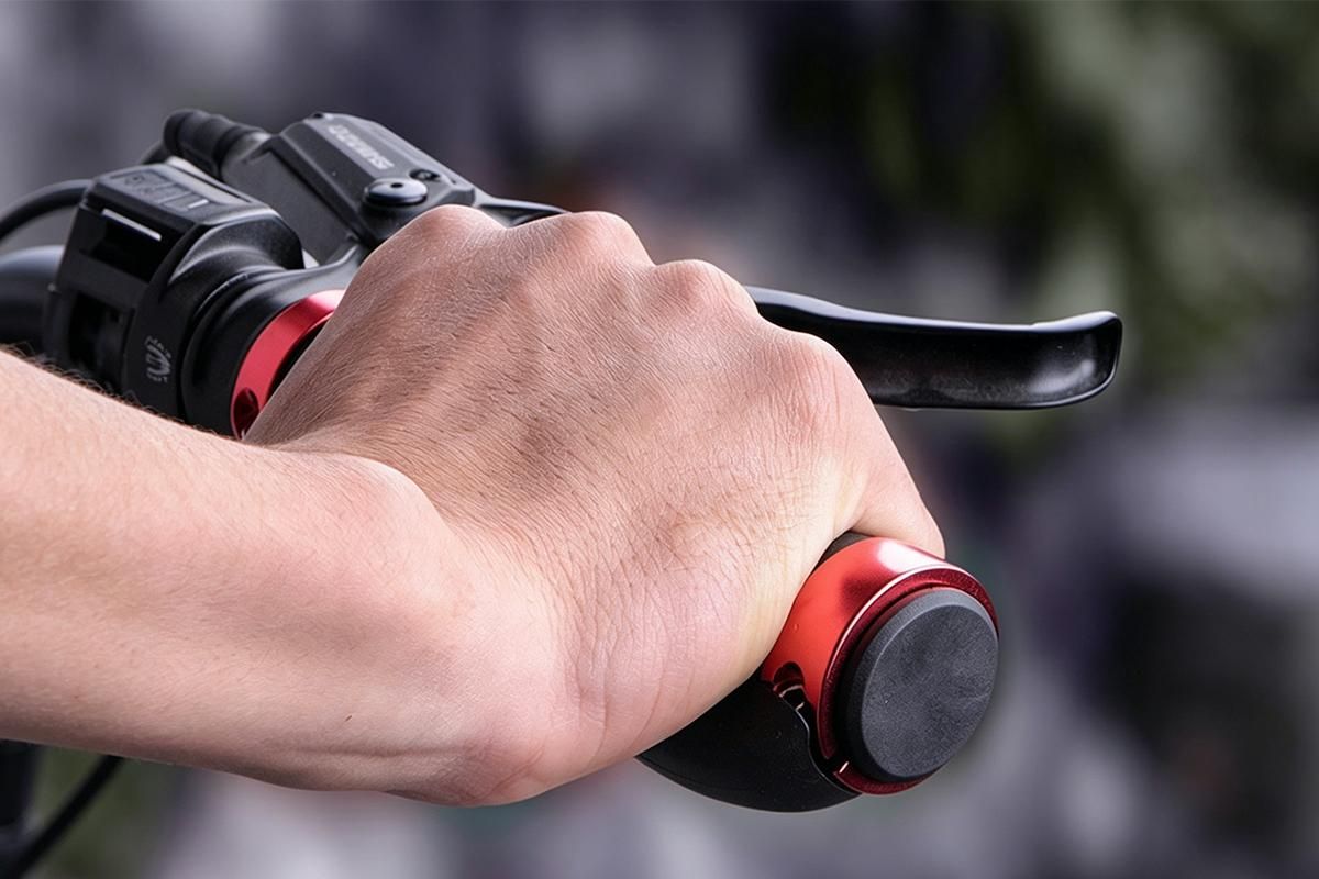 Cycling Lock-On MTB Ergonomic Mountain Bike Rubber Grips Bicycle Handlebar - Red — image 4