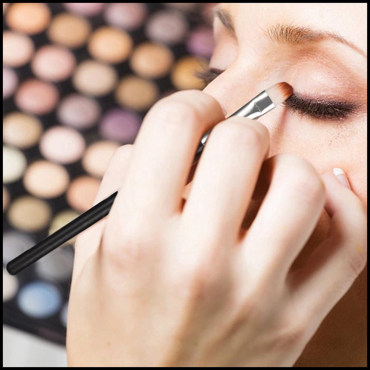 Professional Eyeshadow Brush | Makeup Brush | Shading Brush | Makeup Brush | BOL โ image 5