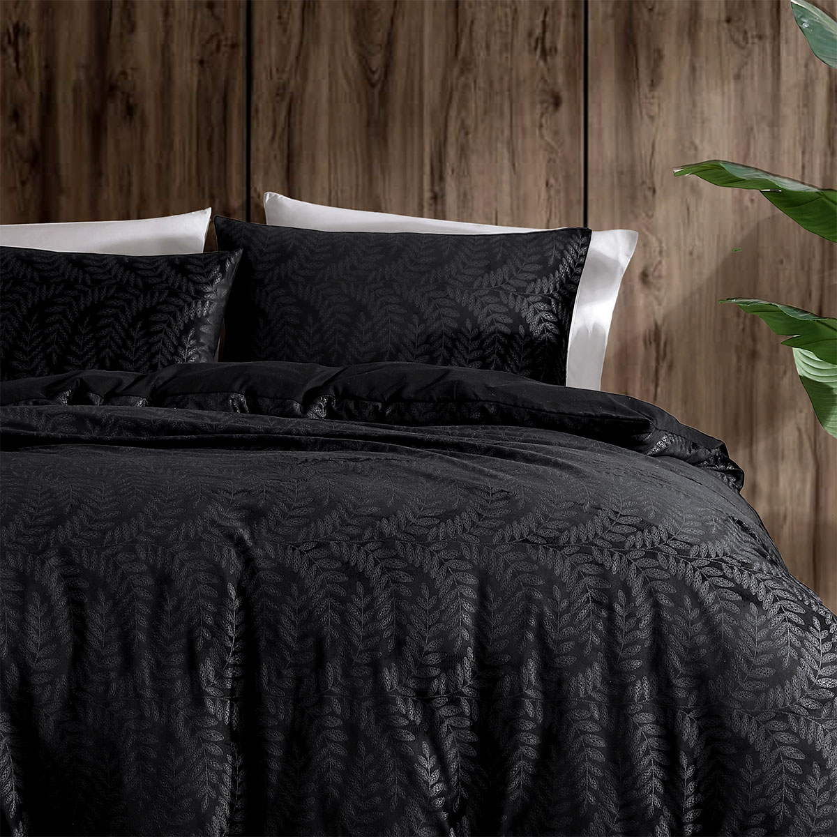 Ardor Rui Black Embossed Velvet Soft Quilt Cover Set King โ image 3