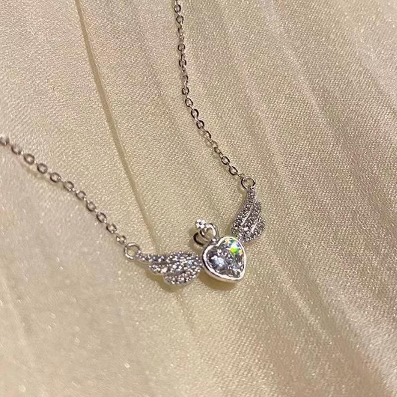 Valentine's Day necklace, retro Gothic heart-shaped crown, angel wing pendant necklace, women's fashionable and exquisite love — image 2