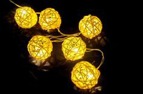 1 Set of Yellow 5cm Rattan Cane 50 Ball Battery Power LONG 5m String Lights Christmas Gift Home Wedding Party Bedroom Decoration Table Centrepiece — image 6