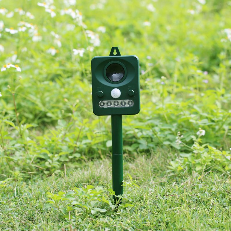 Ultrasonic Animal Repeller. Solar Animal Repellent. with Flashing LED Light and Alarm to expel Cats, Dogs, Squirrels, Deer, Raccoons — image 5