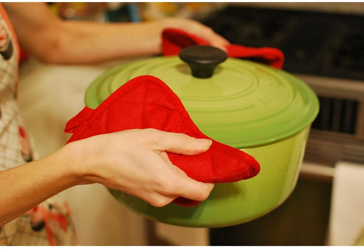 Oven Mitt Set – 1 glove + 1 potholder, red — image 2