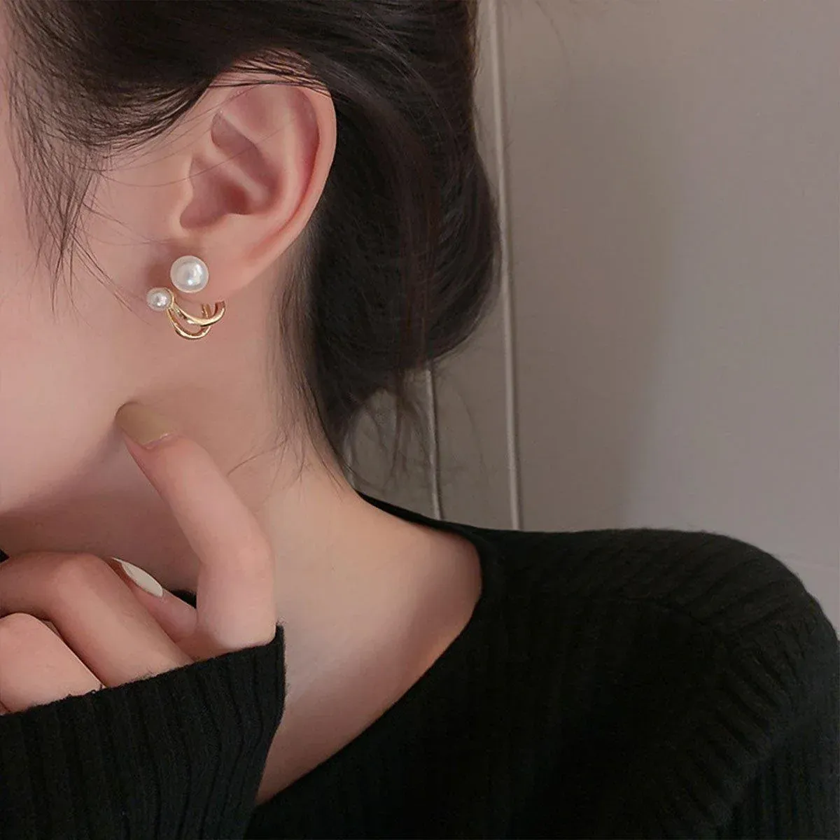 Vintage Pearl Earrings Studs Elegant Jewelry for Women Classic Fashion Accessory — image 5