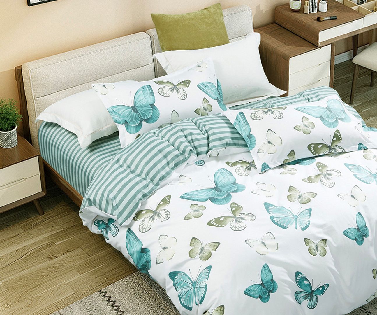 Fleur Butterfly Super King Size Quilt/Duvet Cover Set — image 2