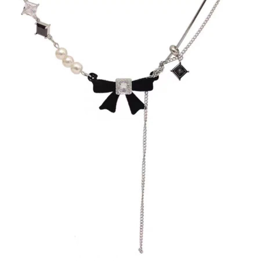 Pearl Necklace Bow Necklace for Women Trendy Pearl Bow Choker Necklace Pearl Beaded Becklace Sparkly Rhinestone Bow