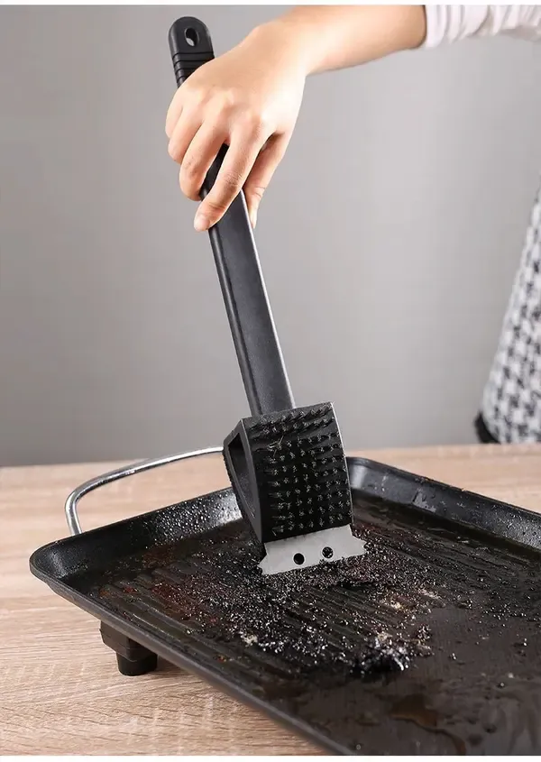 3-in-1 BBQ Grill Cleaning Brush with Scraper, Scrub Pad and Brass Bristles for Grills and Griddles, Black, 38 cm — image 4