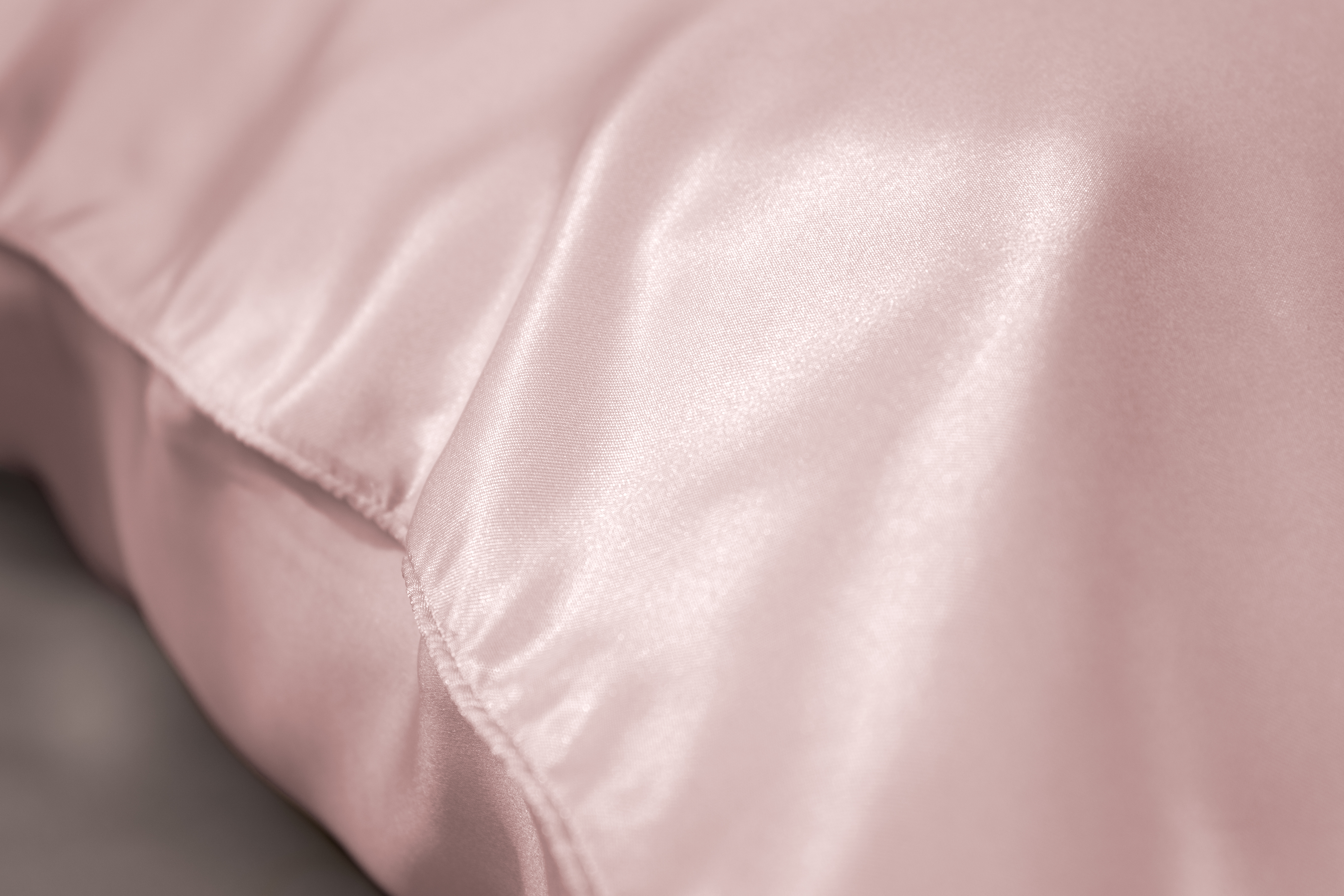 Soft Pink SILK PILLOWCASE - 51 × 76CM — image 3