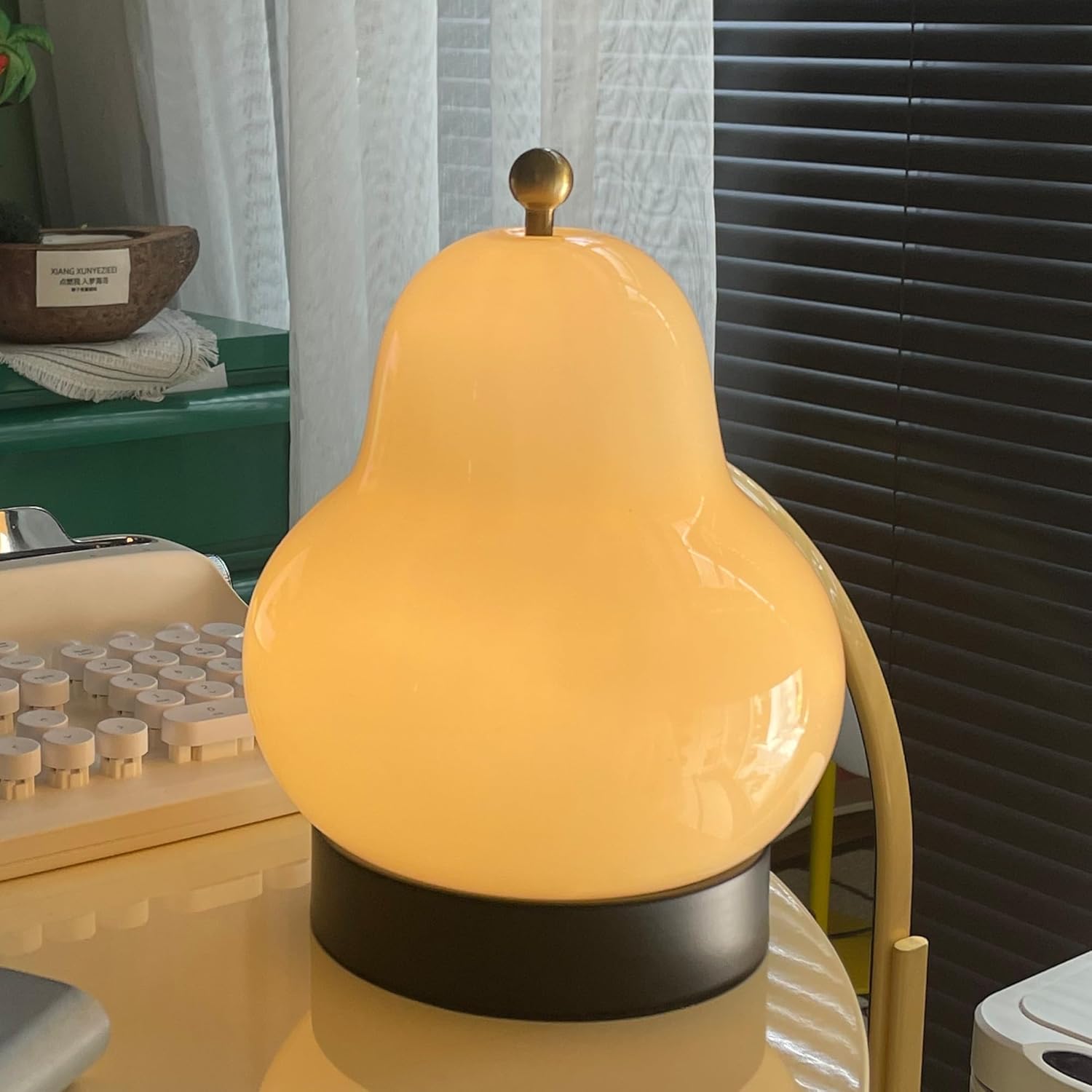 5W LED Portable Night Light, French Retro Milky Pear Shaped Gourd Table Lamp, Dimmable Color Changing Desk Lamp, Battery Operated and Rechargeable