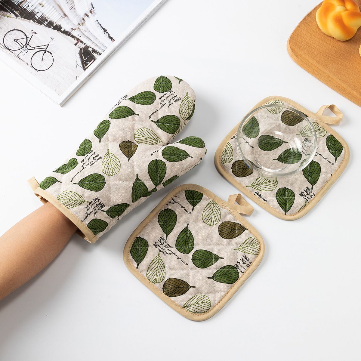 4Pcs Set Oven Mitt Set – Microwave Oven Gloves Heat Resistant, Modern Kitchen Tools for Handling Hot Pots & Pans, Festive Holiday Cooking Gifts, Home Kitchen — image 5