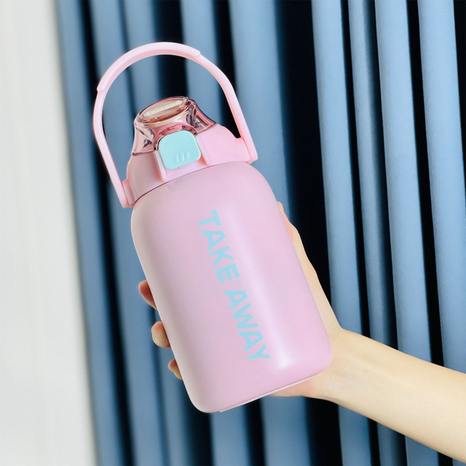 850ml Insulated Water Bottle Large Capacity with Bounce Cap Straw Winter Insulated Cup for Outdoor Pink — image 5