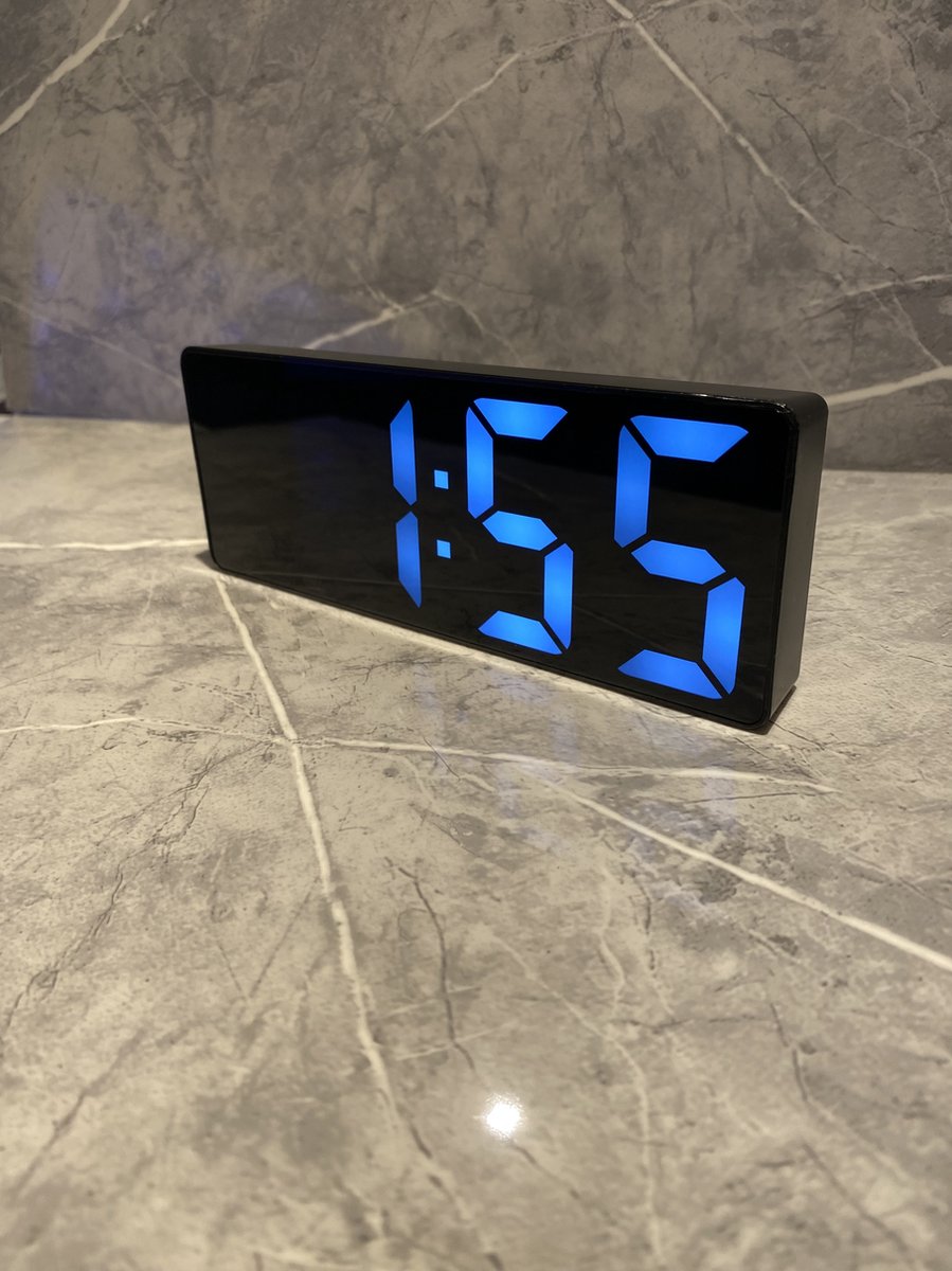 Klok Digital Deluxe - Bedroom - Sound Sensor - Wekker - Black - USB - Battery - LED Wit — image 4