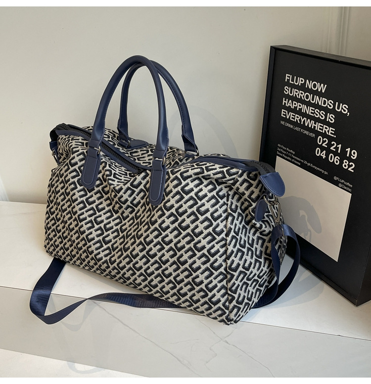 Black Stylish Geometric Pattern Travel Duffel Bag - Large Capacity Lightweight Weekender & Gym Bag โ image 5