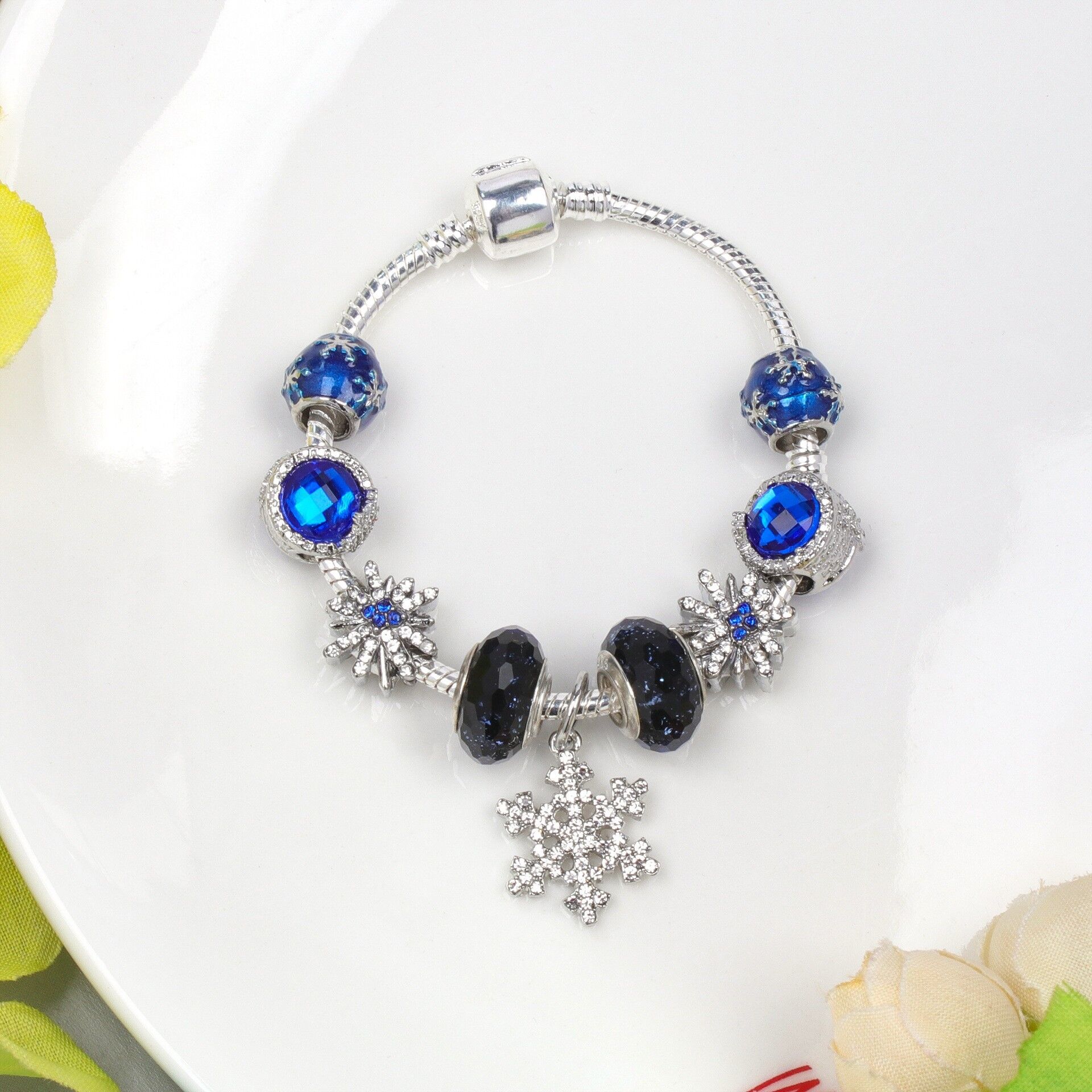 Rhinestone Blue Catβs Eye Starry Glaze Beads Bracelet with Snowflake Pendant(18cm)