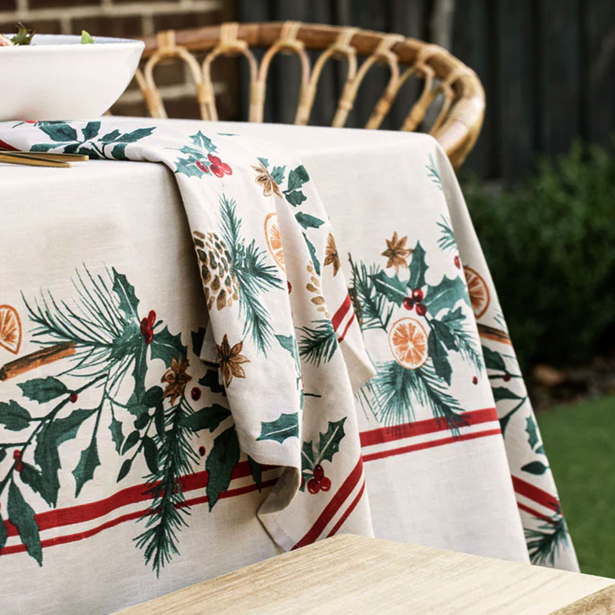 Ladelle 100% Cotton Evergreen Festive Christmas Holiday Tablecloth 150 x 300 cm โ image 3
