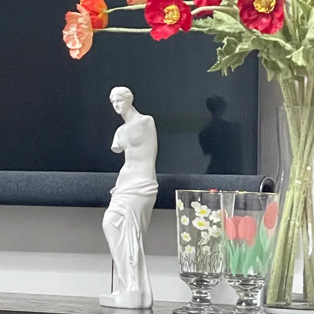 Venus Resin Sculpture Furniture Decoration Classic Style for Living Room Decor — image 5