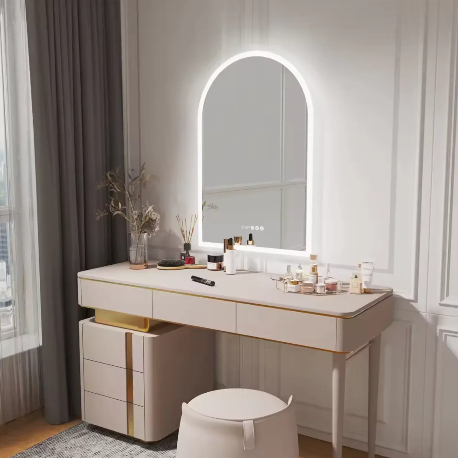 Interior Ave - 90 × 60cm Arched LED Bathroom Mirror — image 2