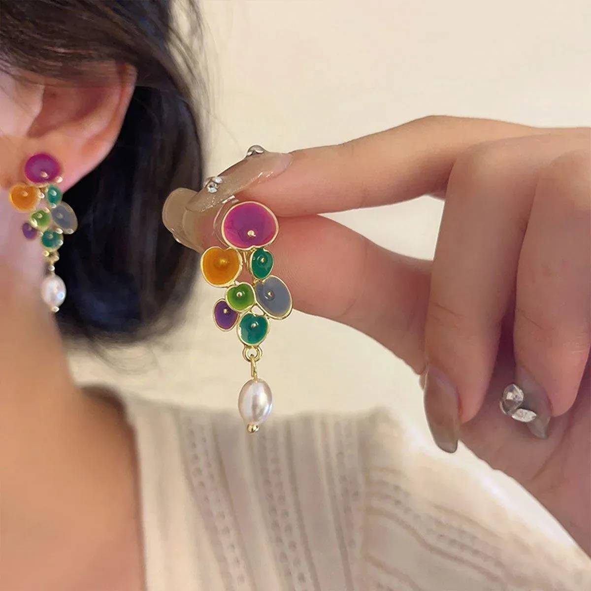 Vintage Long Pearl Coloured Earrings Elegant Matching Jewelry Women Fashion — image 5