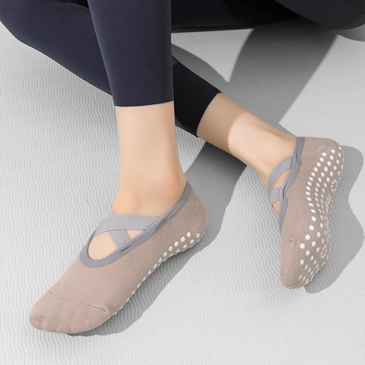Yoga Socks (4 pairs) - Non-slip socks - Non-slip yoga socks for women - Sizes 35-41 - Pilates socks for women, Non-slip - Fitness Non-slip - Suitable for โ image 4