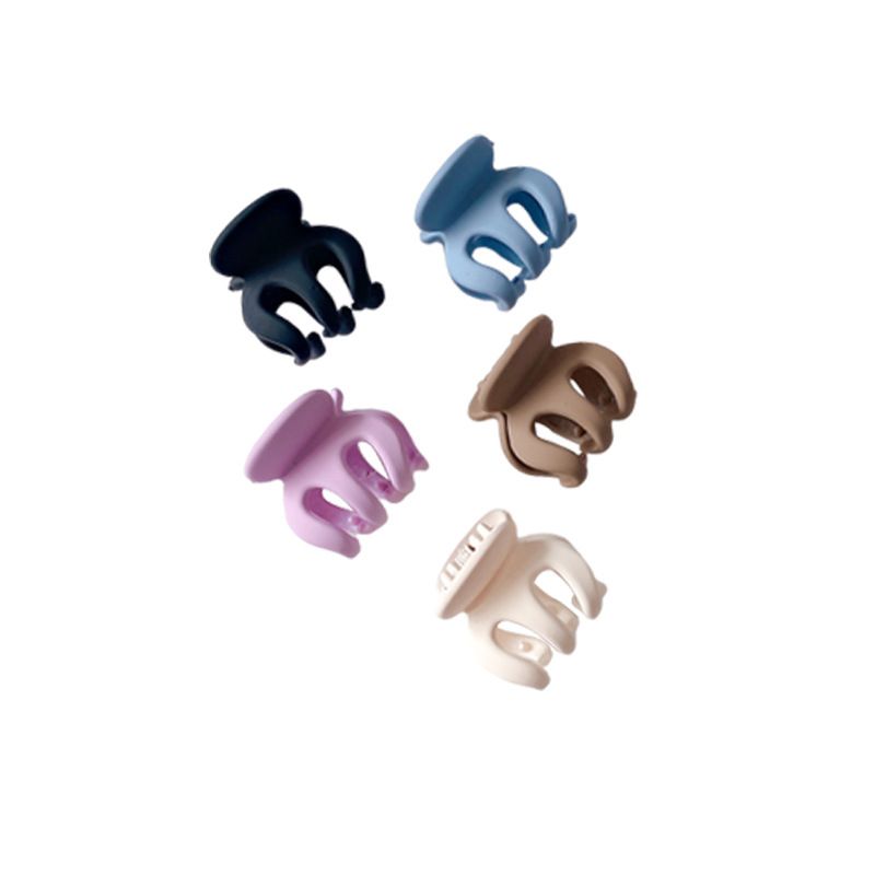Mi You Acrylic Shark Hair Clip Small Black (small) โ image 2